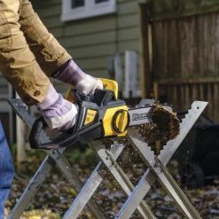 Yardworks™ 10" 20-Volt Cordless Chainsaw -Yardworks shop 0002 LCS31020 1