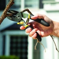 Yardworks® 5/8" Anvil Pruner 7 Yardworks® 5/8" Anvil Pruner -Yardworks shop 2650124 scene1