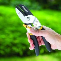Yardworks® 5/8" Anvil Pruner 8 Yardworks® 5/8" Anvil Pruner -Yardworks shop 2650124 scene2