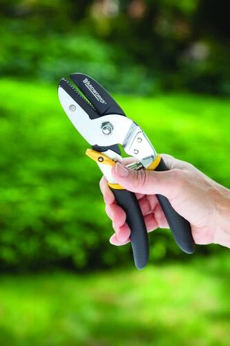 Yardworks® 5/8" Anvil Pruner 4 Yardworks® 5/8" Anvil Pruner - Image 4